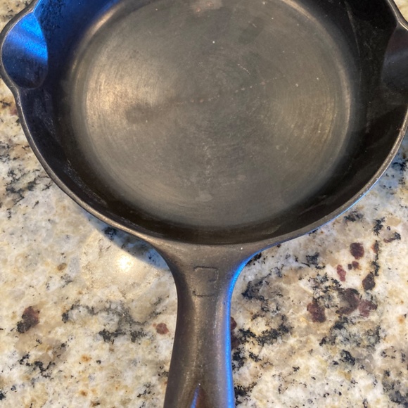 Griswold Cast Iron skillets - Picture 6 of 7